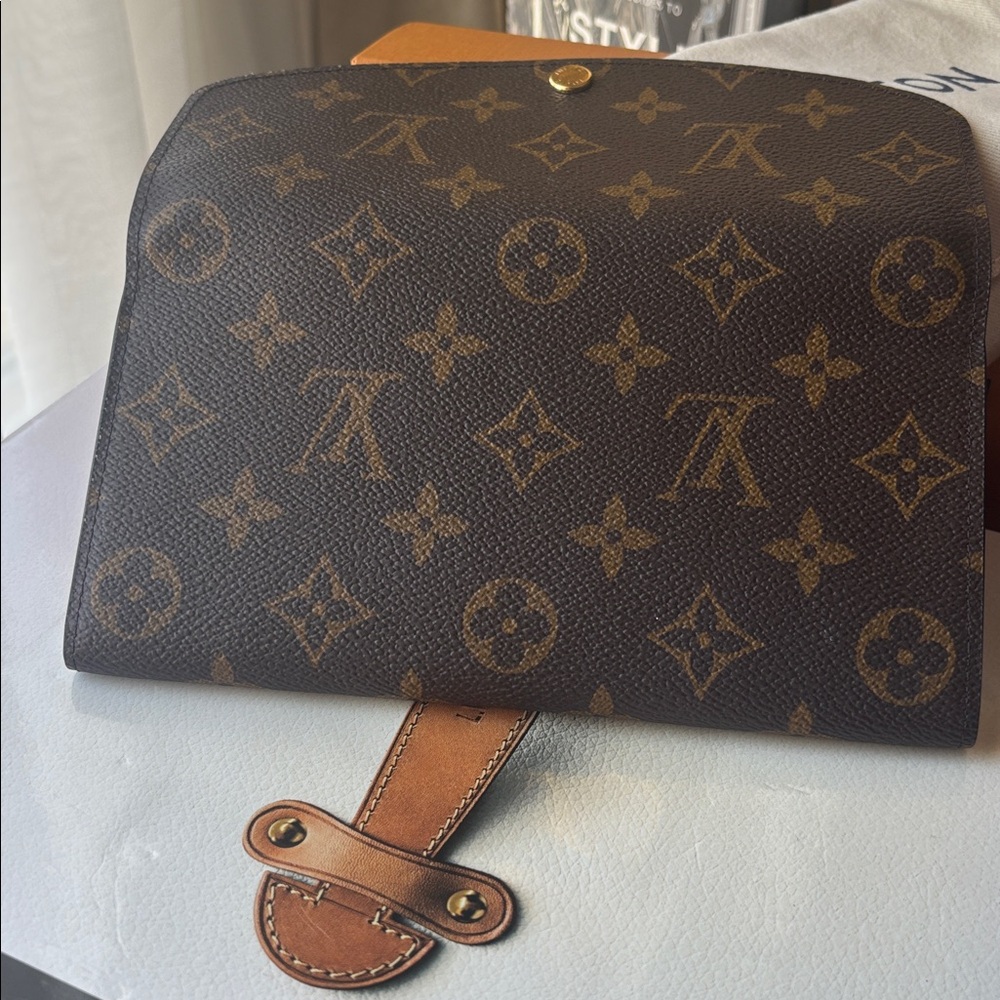 Like New Louis Vuitton Emilie Long Wallet - Picture 3 of 4